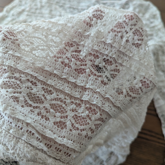 Dynamite Ivory Lace Top - Picture 3 of 6